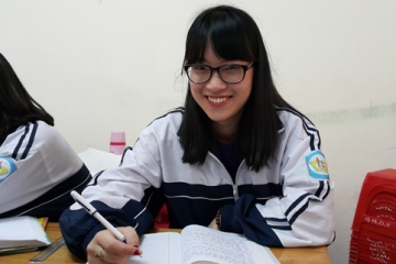 Trần Khánh Vy,nói được 7 thứ tiếng có thể đỗ Đại Học Ngoại Thương?